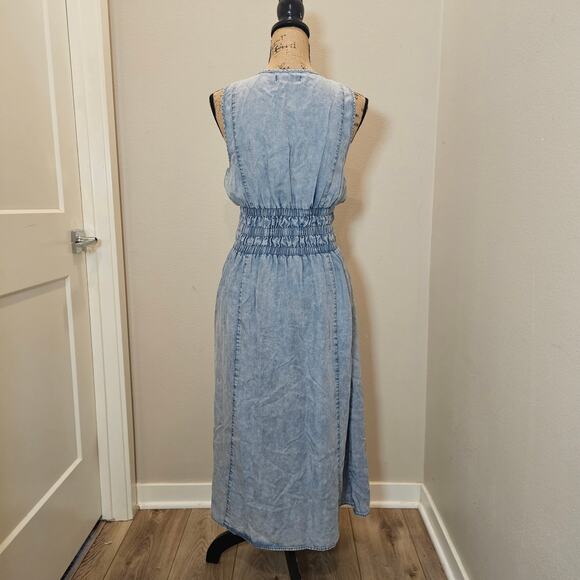 NWT Central Park West Sleeveless Chambray V-Neck Dress Size Small - Picture 4 of 6